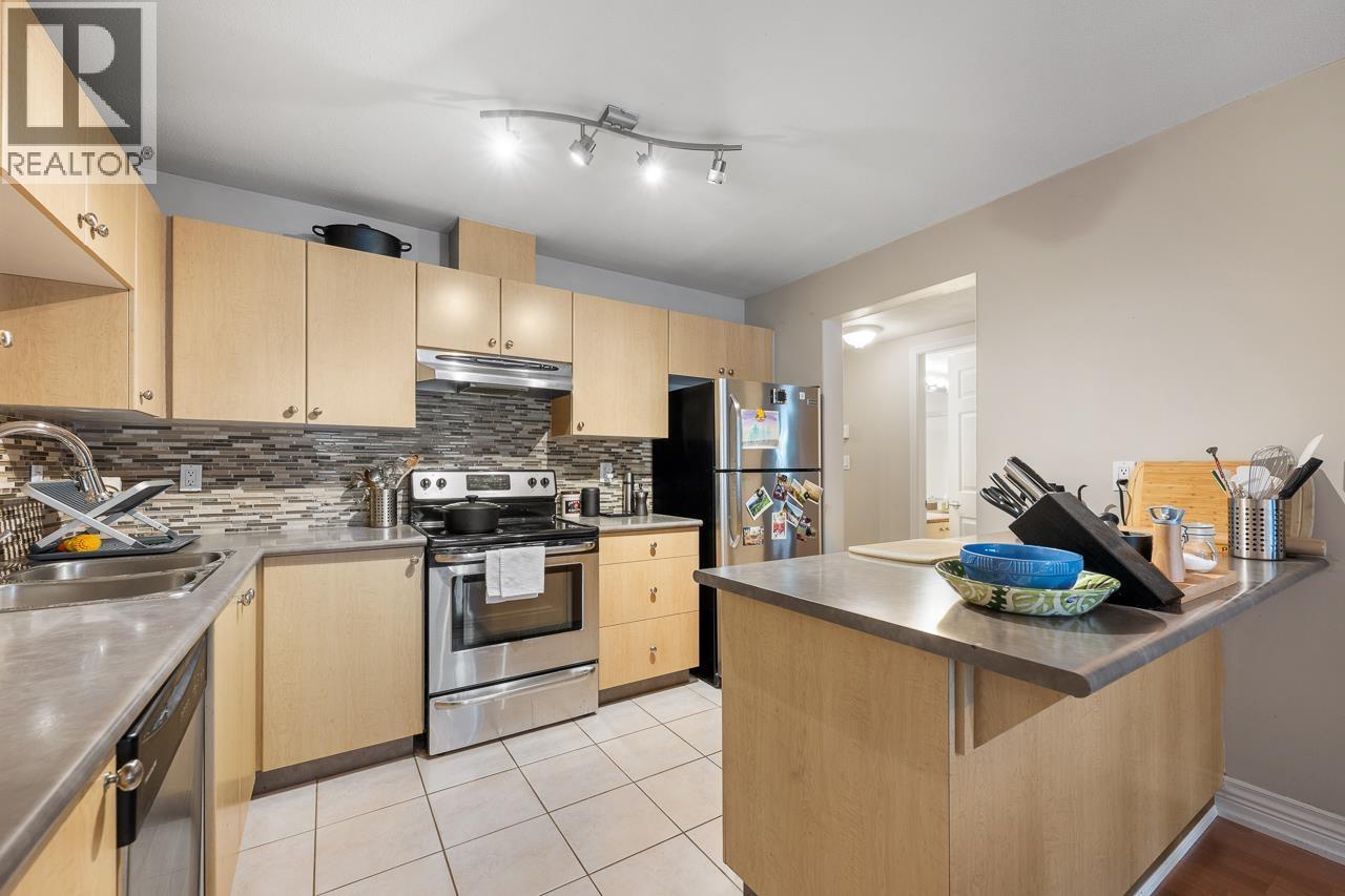 12 230 TENTH STREET, New Westminster