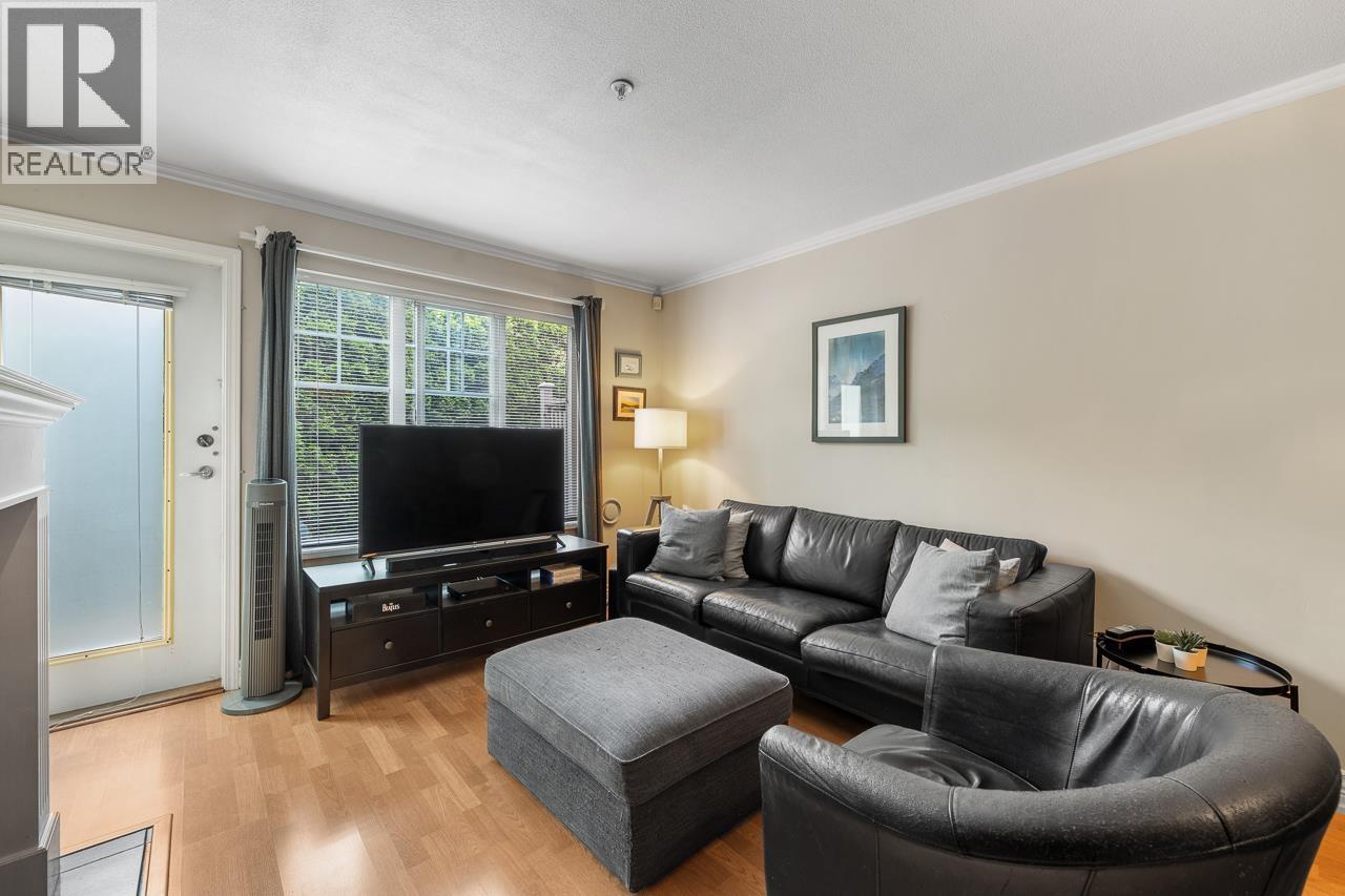 12 230 TENTH STREET, New Westminster