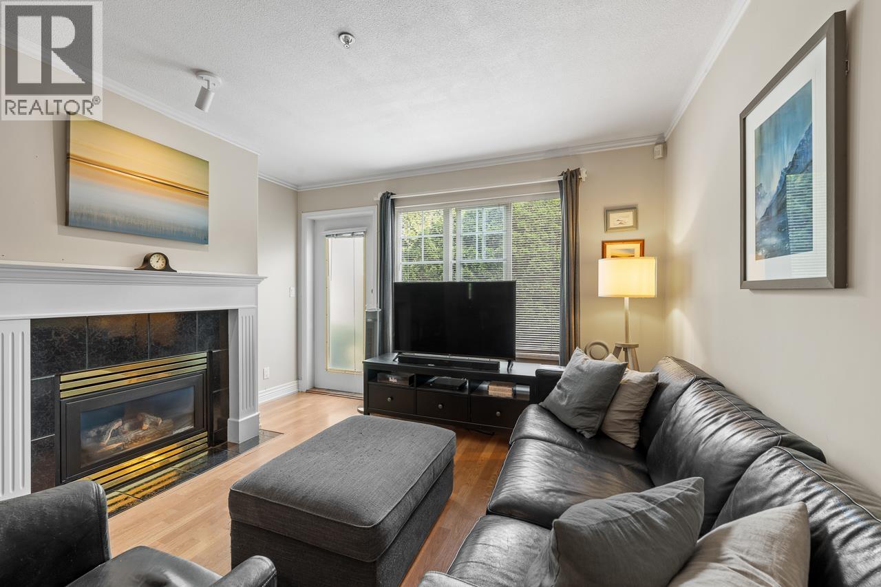 12 230 TENTH STREET, New Westminster