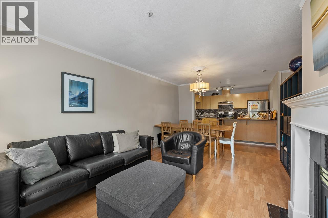 12 230 TENTH STREET, New Westminster