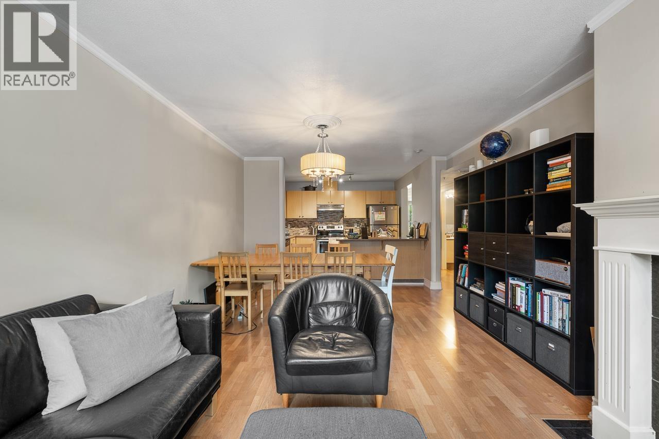 12 230 TENTH STREET, New Westminster