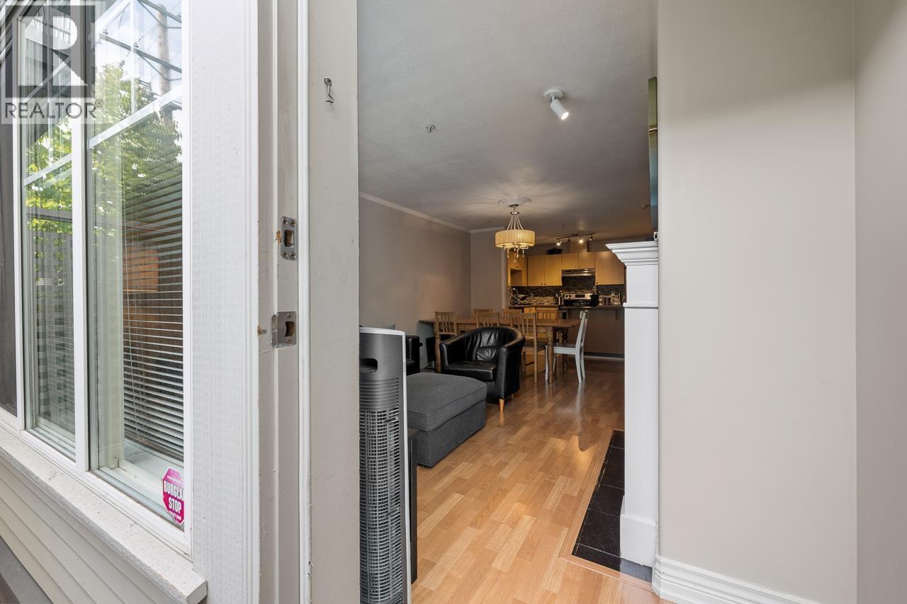 12 230 TENTH STREET, New Westminster