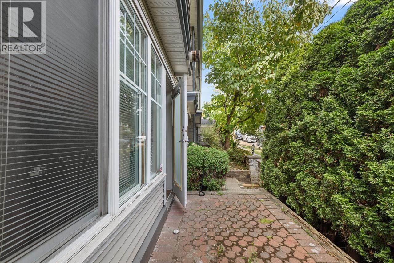 12 230 TENTH STREET, New Westminster