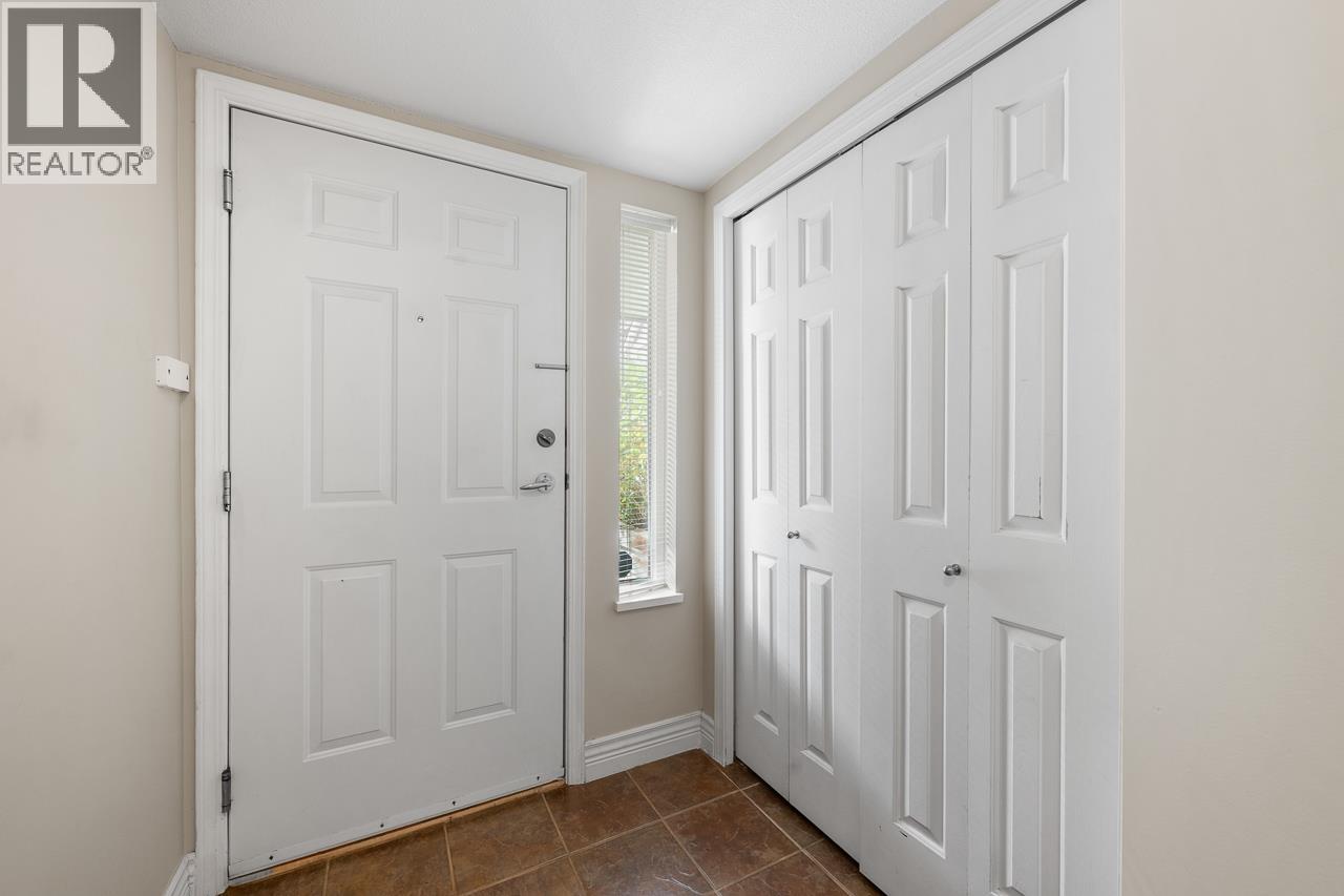 12 230 TENTH STREET, New Westminster