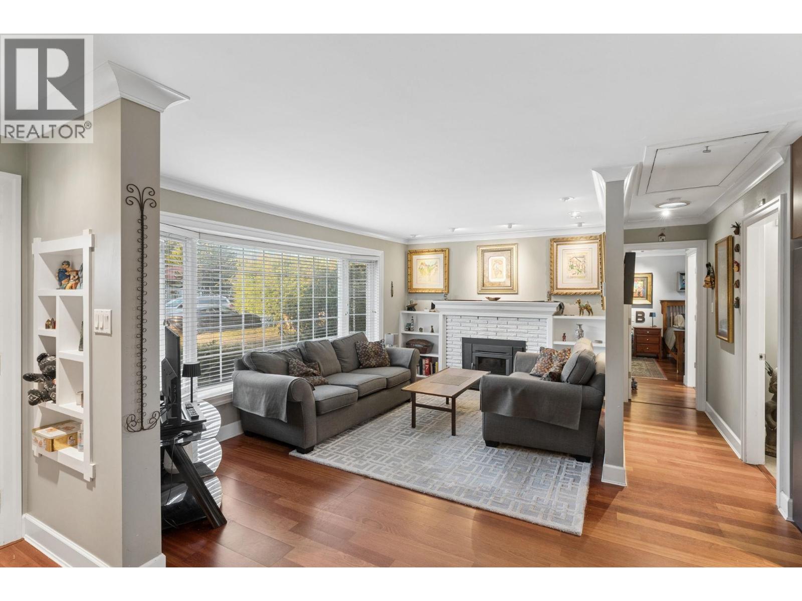 1283 PINEWOOD CRESCENT, North Vancouver