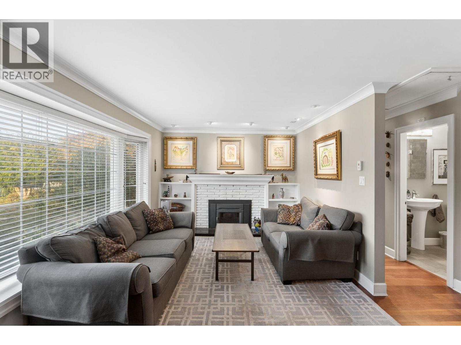 1283 PINEWOOD CRESCENT, North Vancouver