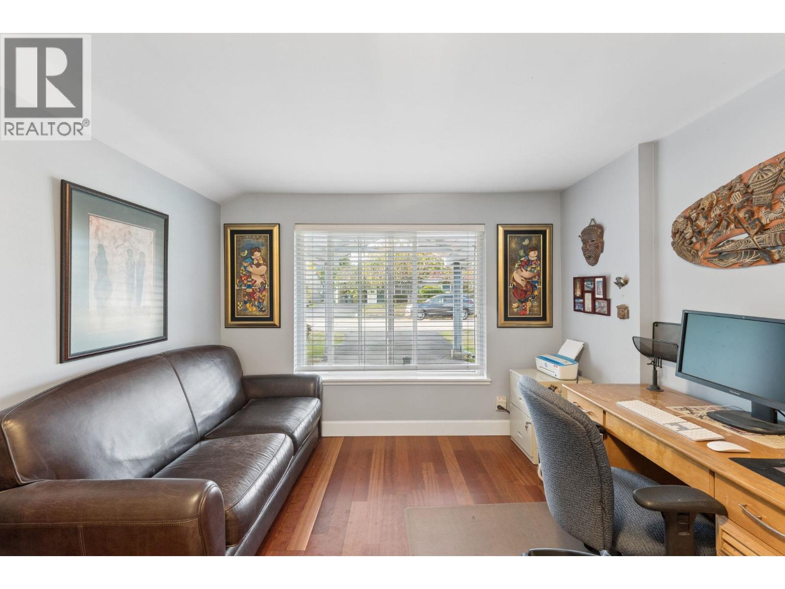 1283 PINEWOOD CRESCENT, North Vancouver