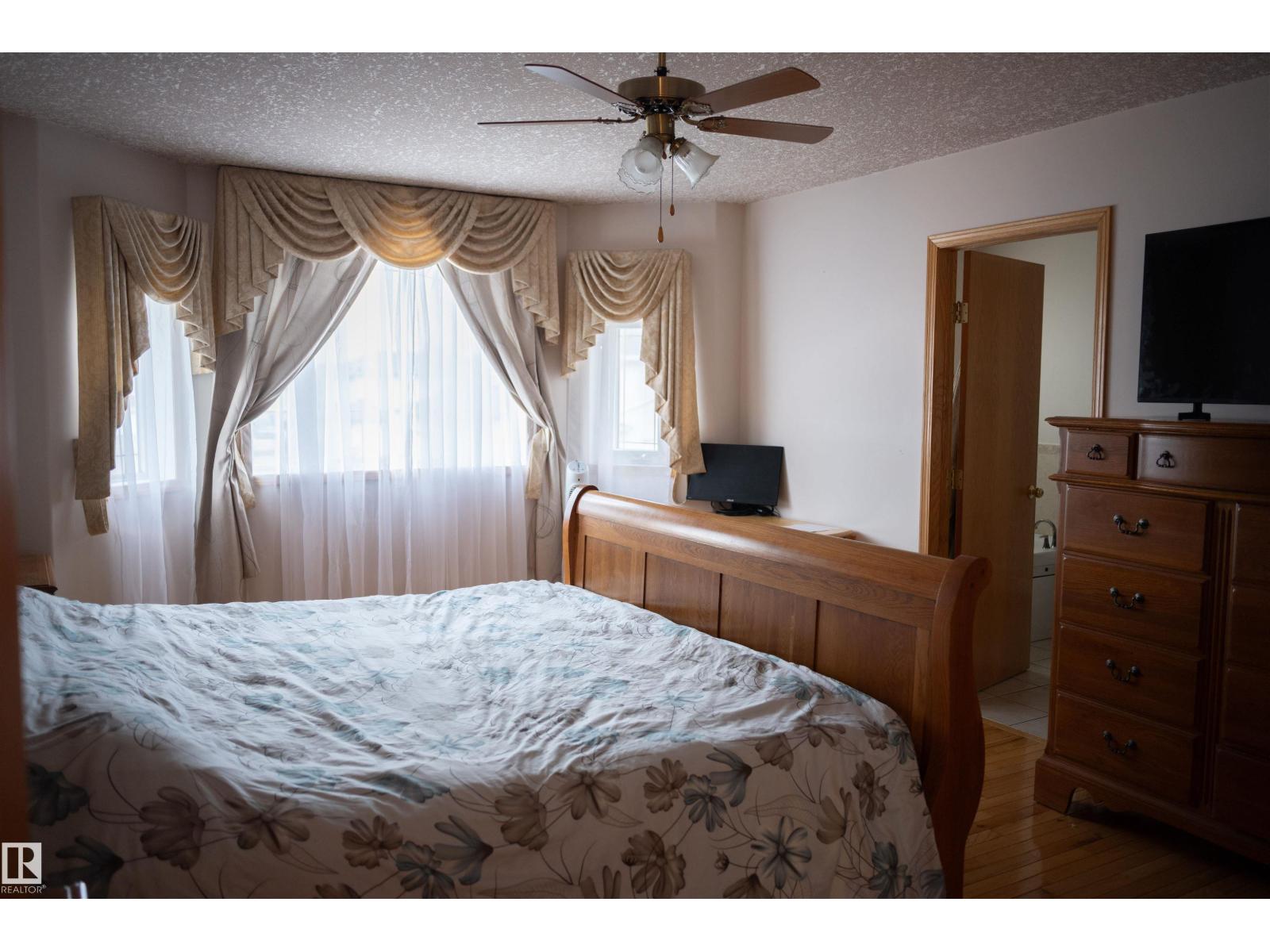 16503 68 ST NW - 10