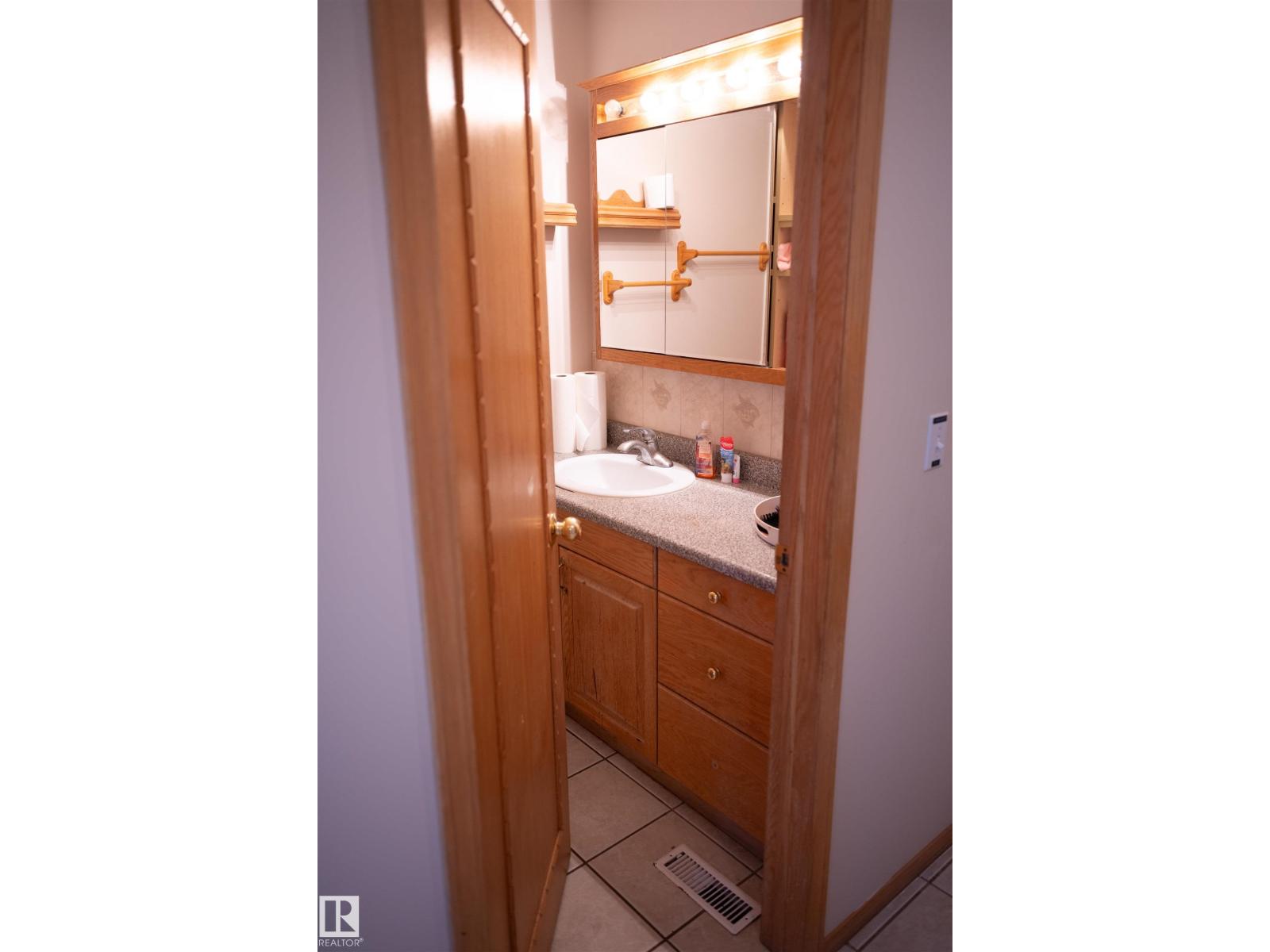 16503 68 ST NW - 18