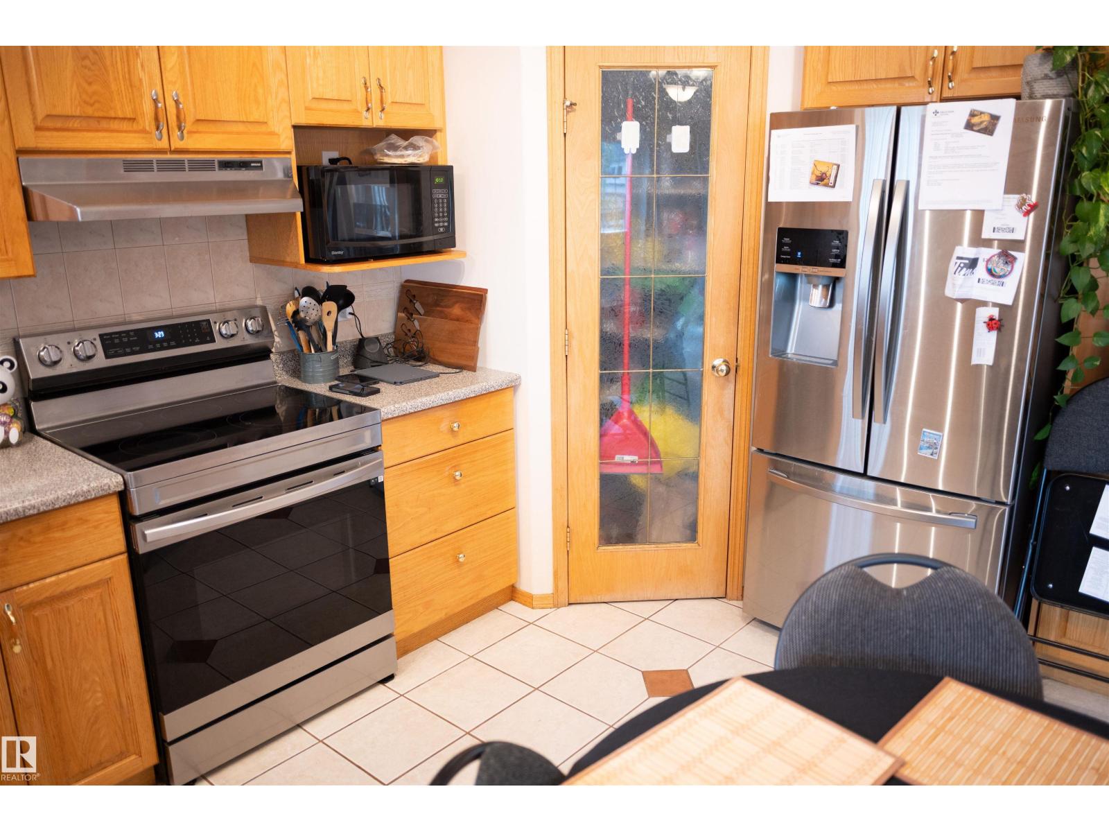 16503 68 ST NW - 8