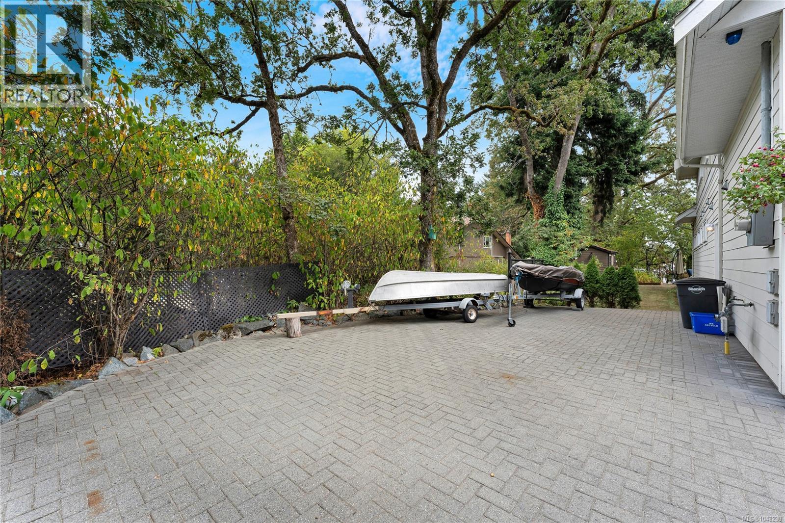 4151 Quadra St, Saanich
