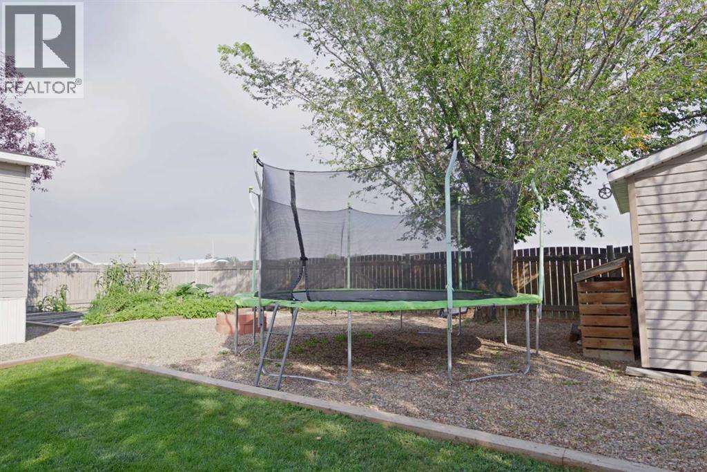 817 2 Street S - 25