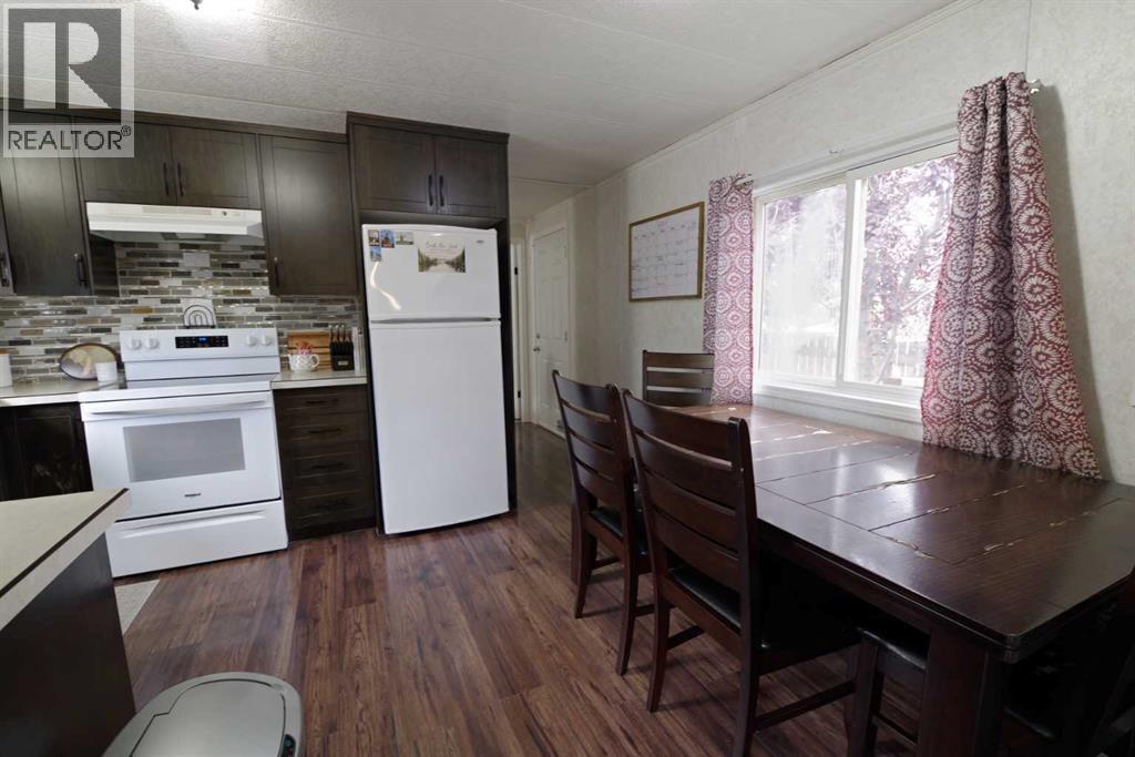 817 2 Street S - 8