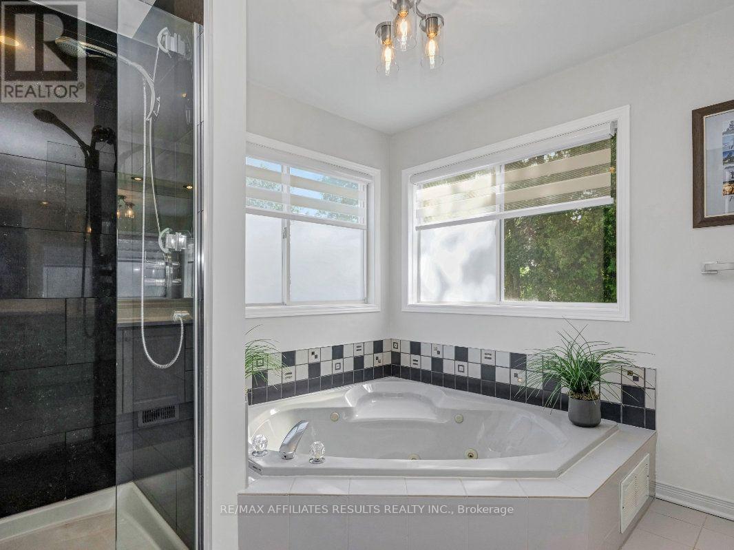 39 KYLE AVENUE - Image 22