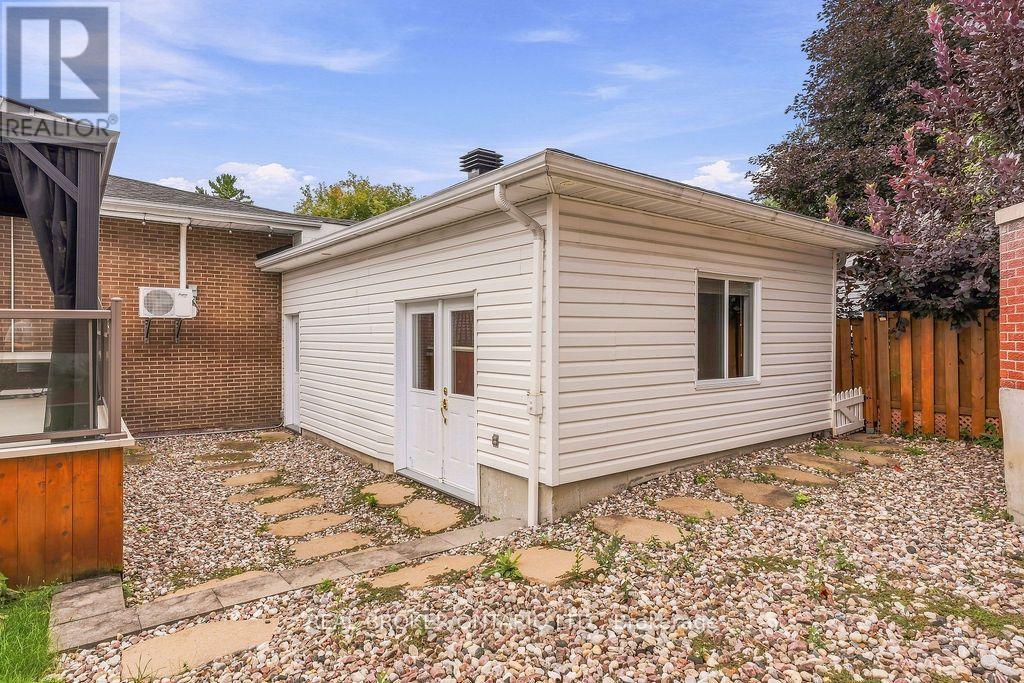 257 LAVERGNE STREET - Image 43
