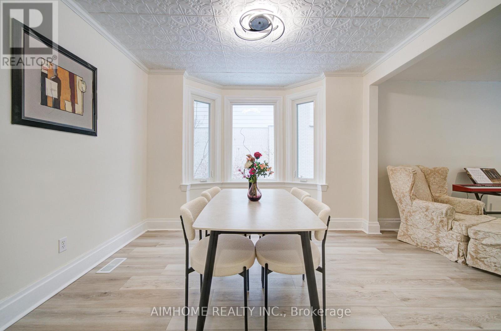 222 RICHMOND STREET - 16