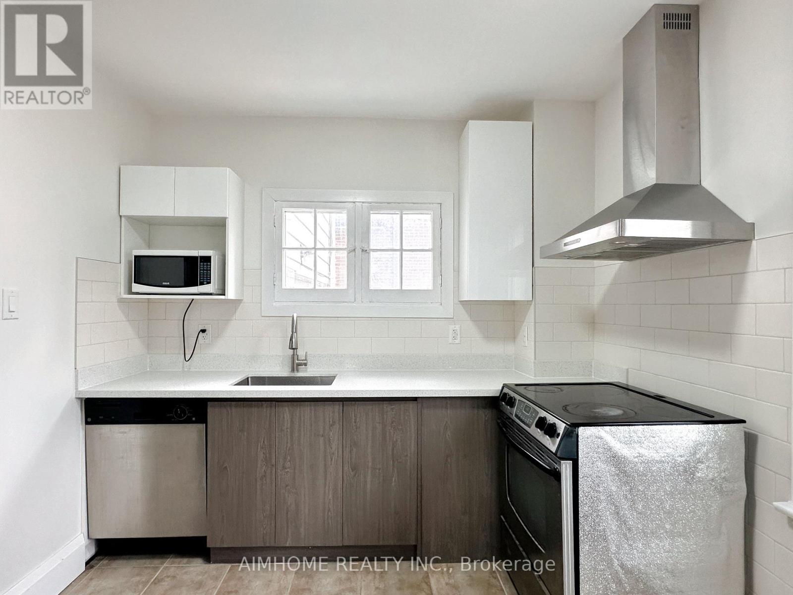 222 RICHMOND STREET - 19