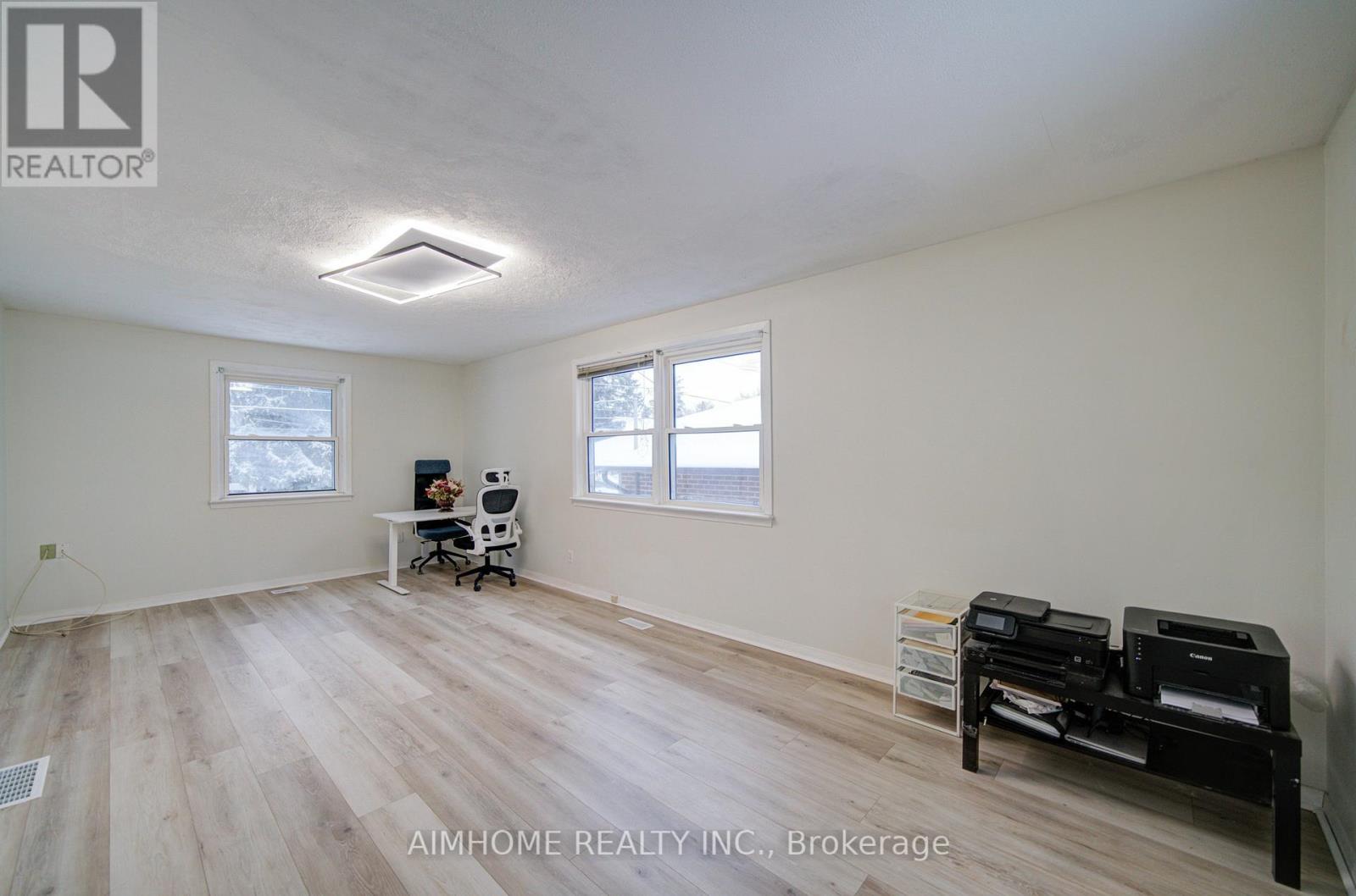 222 RICHMOND STREET - 24