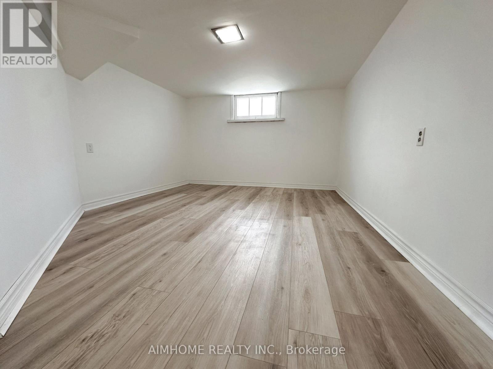 222 RICHMOND STREET - 36