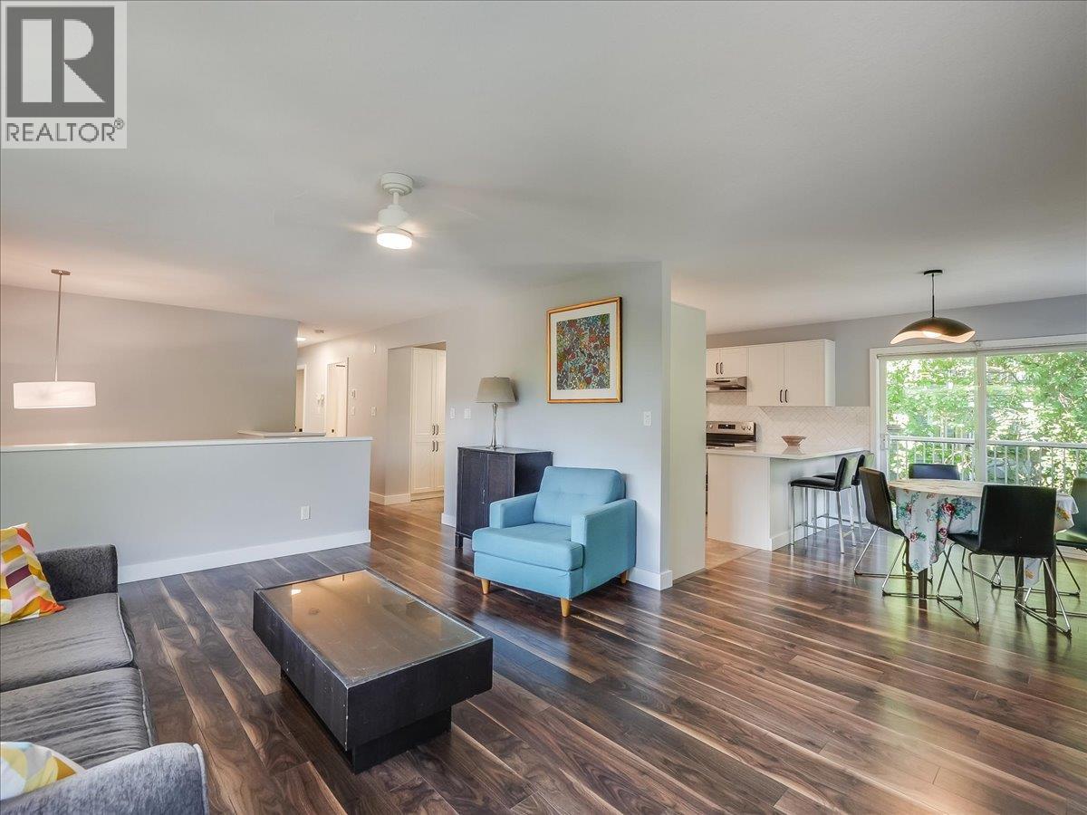 324 Richards Street W, Nelson