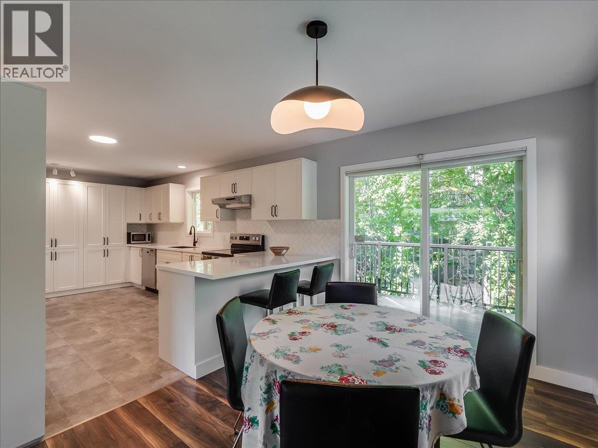 324 Richards Street W, Nelson