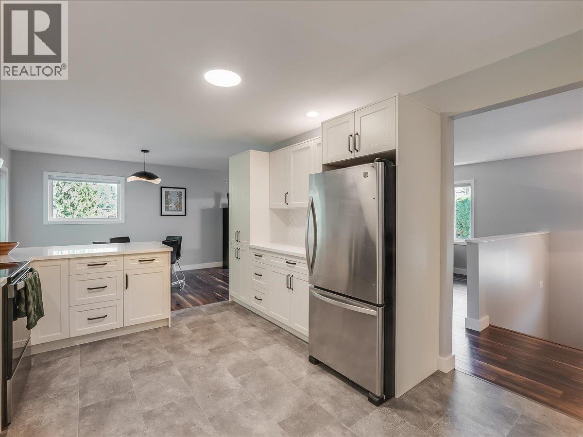 324 Richards Street W, Nelson