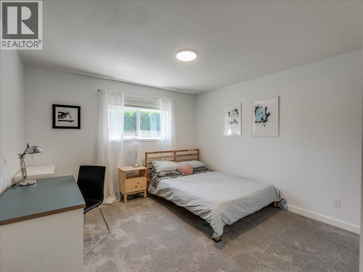 324 Richards Street W, Nelson