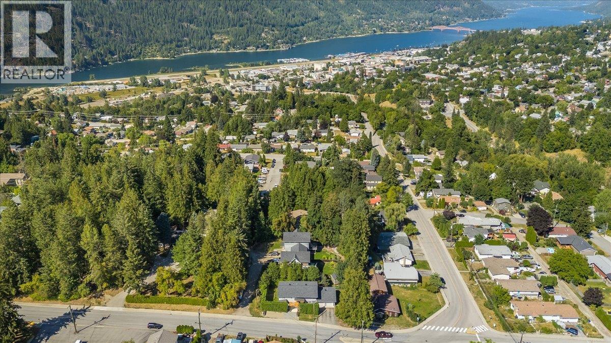 324 Richards Street W, Nelson