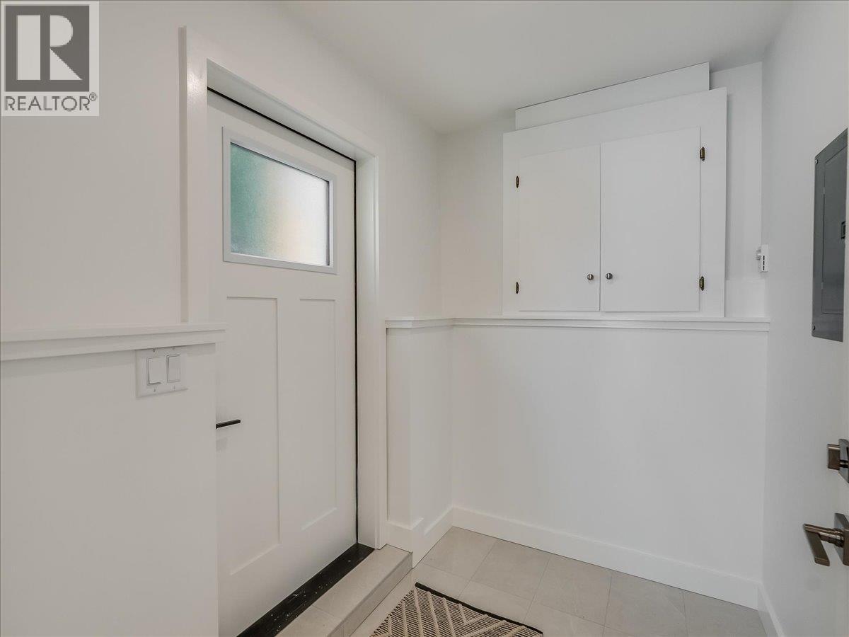 324 Richards Street W, Nelson