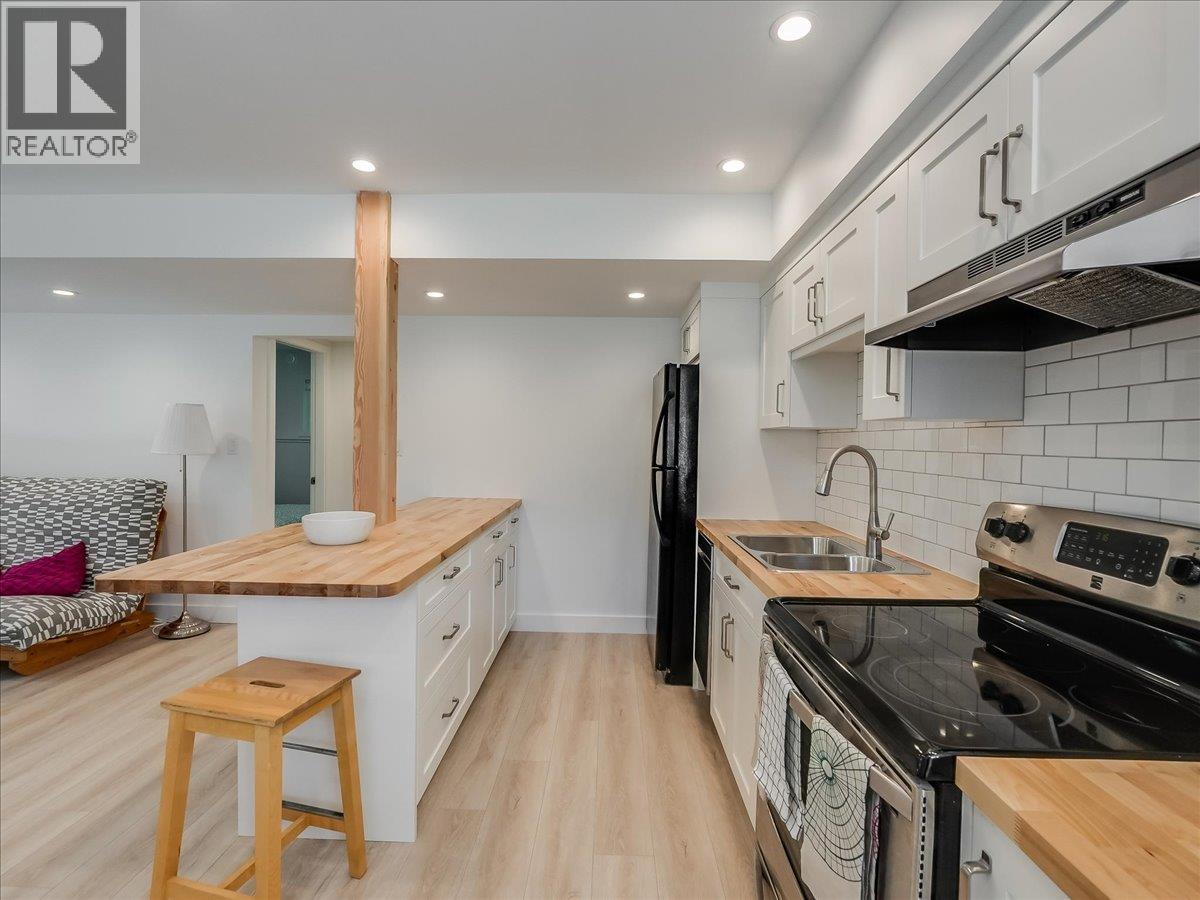 324 Richards Street W, Nelson