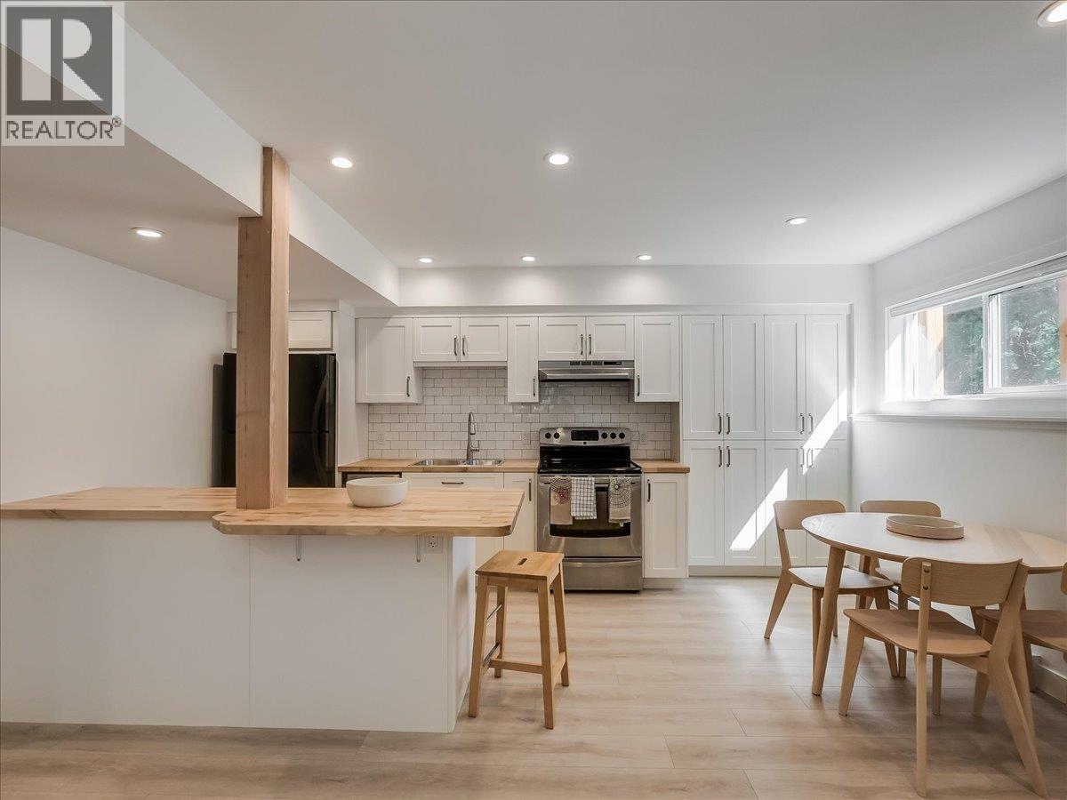 324 Richards Street W, Nelson