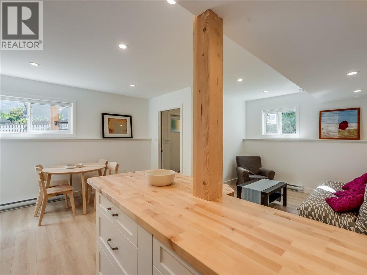 324 Richards Street W, Nelson