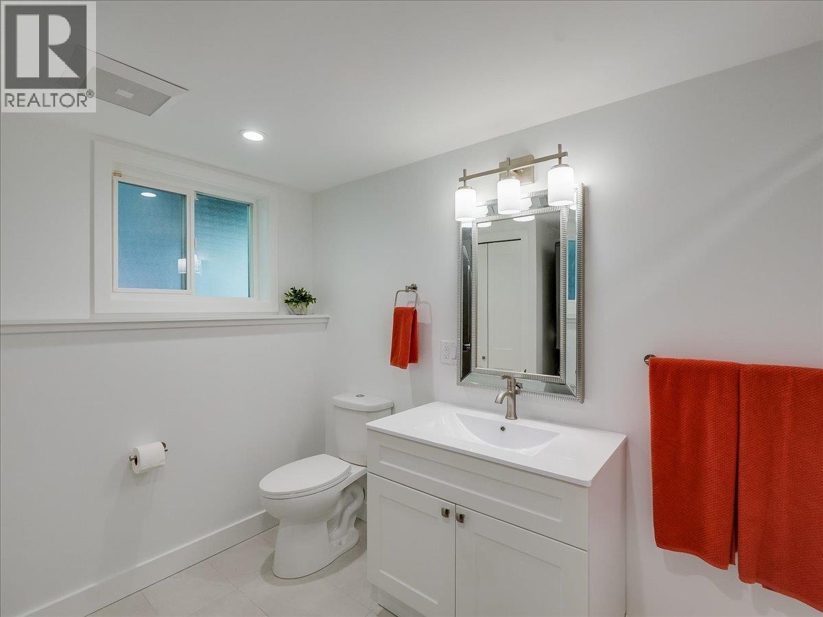 324 Richards Street W, Nelson