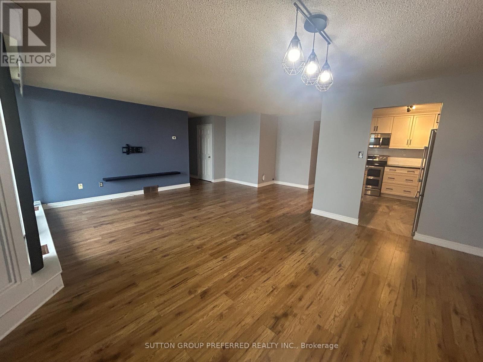 #704 363 COLBORNE STREET - 40