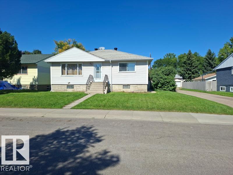 9504 63 AV NW - 2