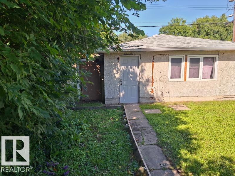 9504 63 AV NW - 4
