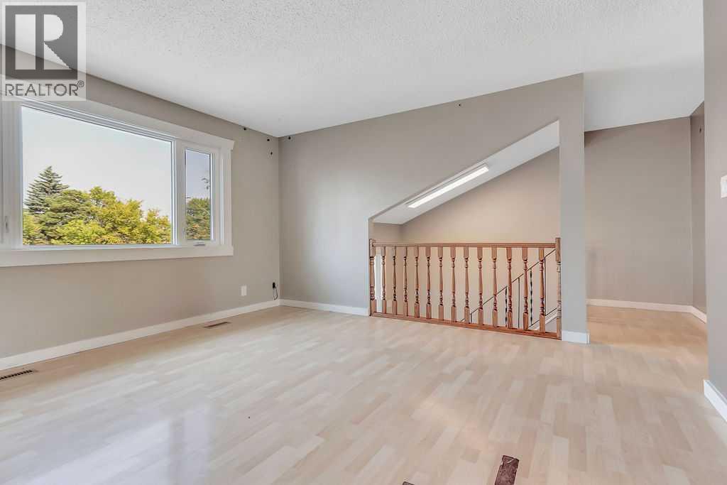 Listing photo – 8 Whiteside Crescent, Red Deer