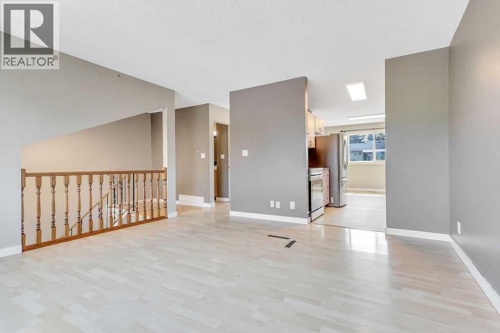 Listing photo – 8 Whiteside Crescent, Red Deer