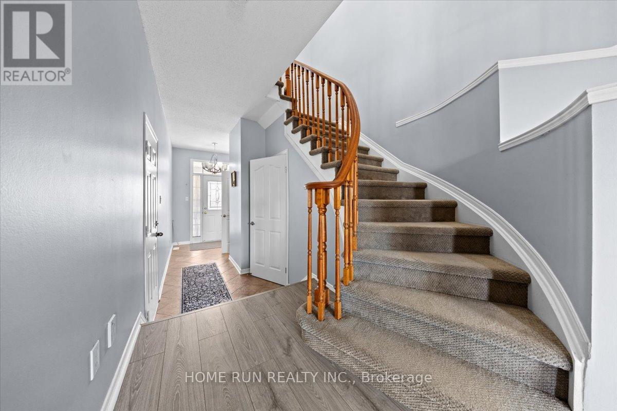 3 Bed, 3 Bath House for Sale in Ottawa – 113 GRAY CRESCENT, Ottawa – MLS# X13729740 - Image 17
