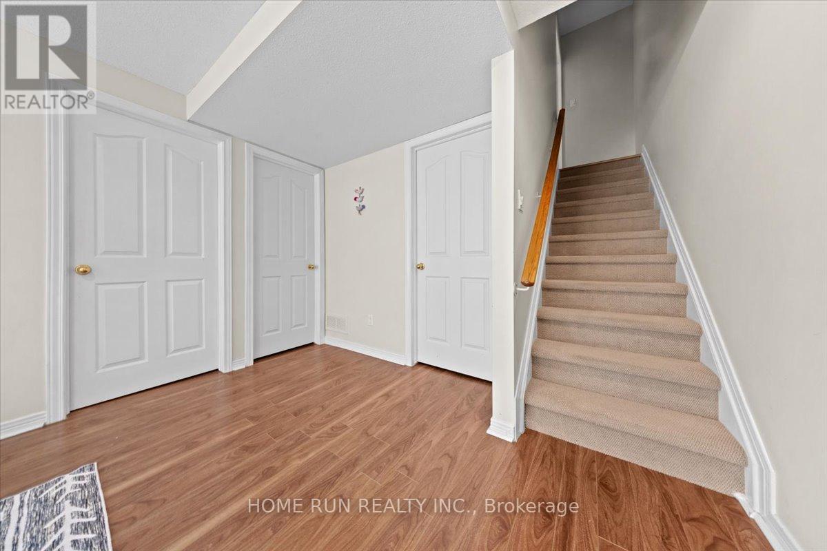 3 Bed, 3 Bath House for Sale in Ottawa – 113 GRAY CRESCENT, Ottawa – MLS# X13729740 - Image 26