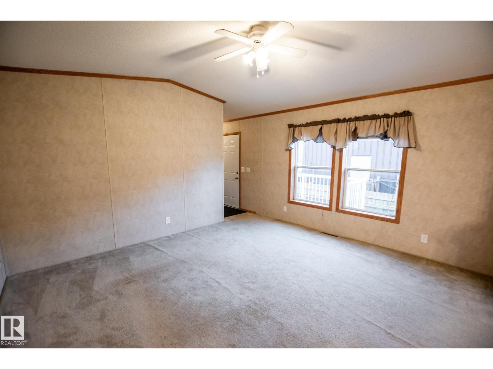 4805 50 ST - Image 11