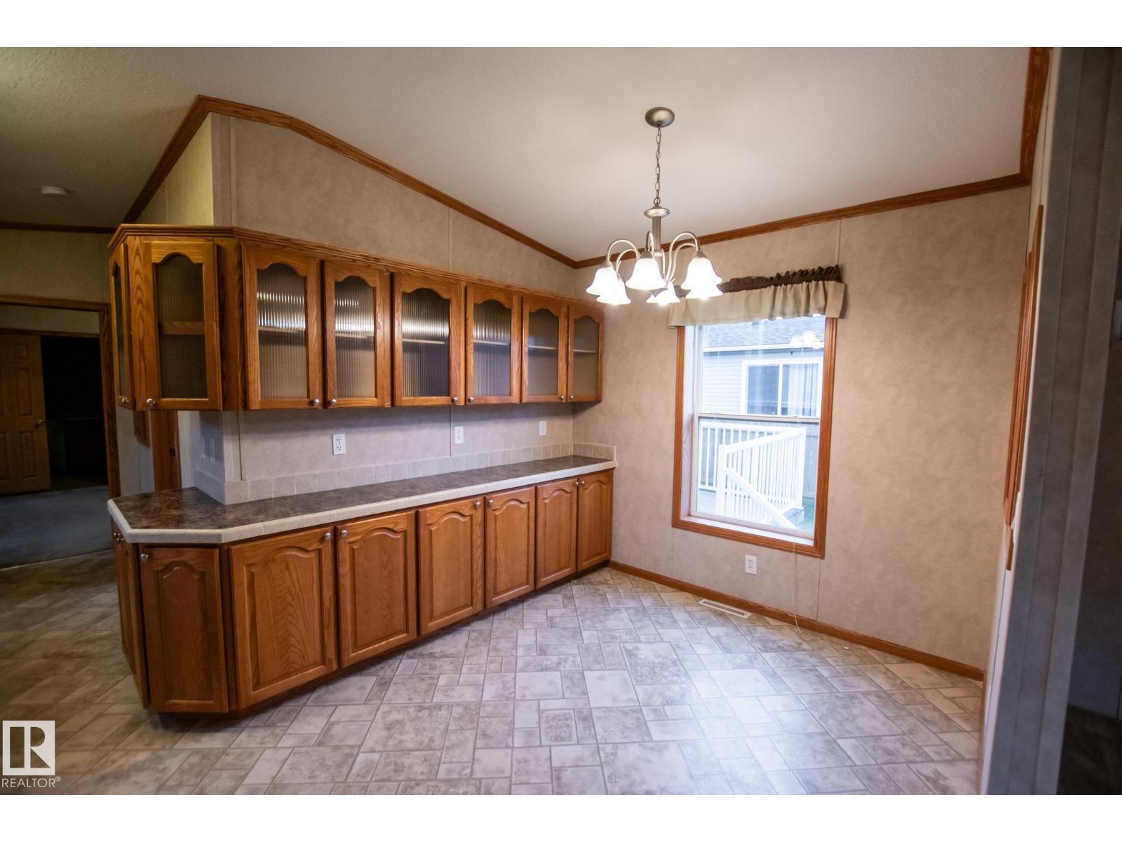 4805 50 ST - Image 13
