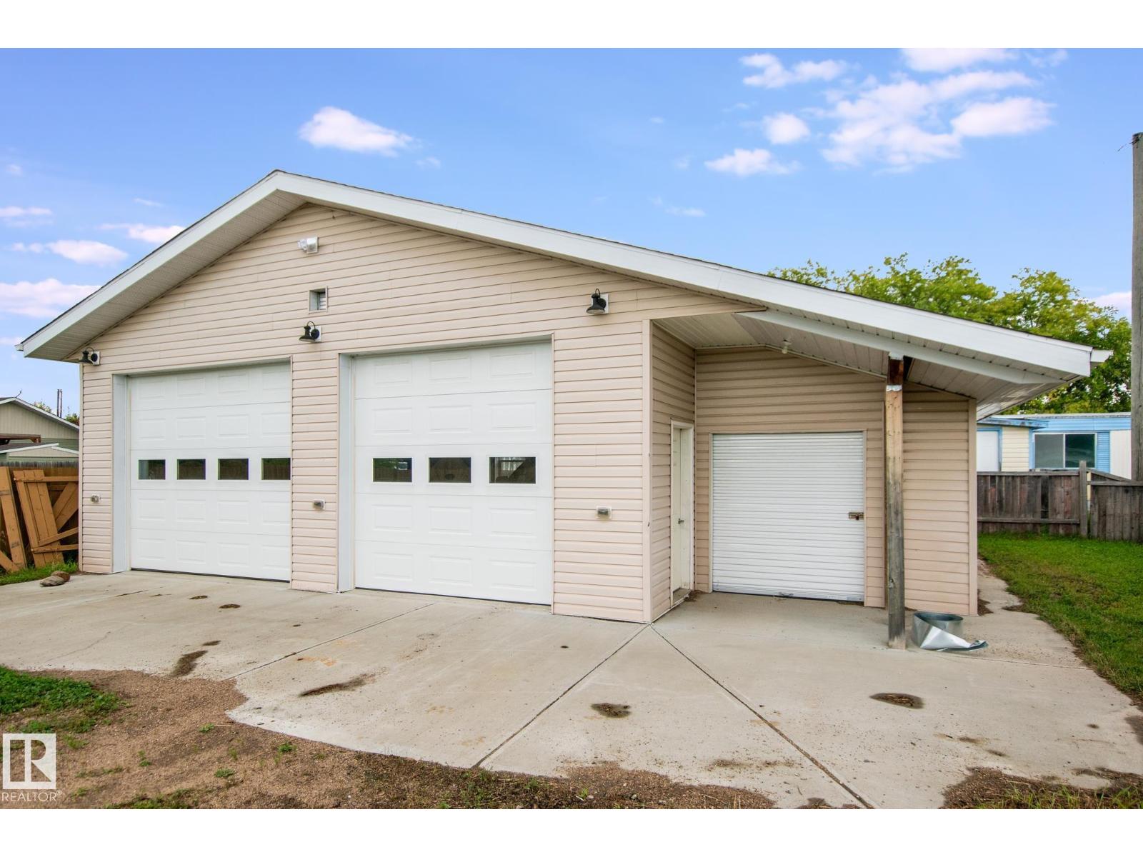 4805 50 ST - Image 26