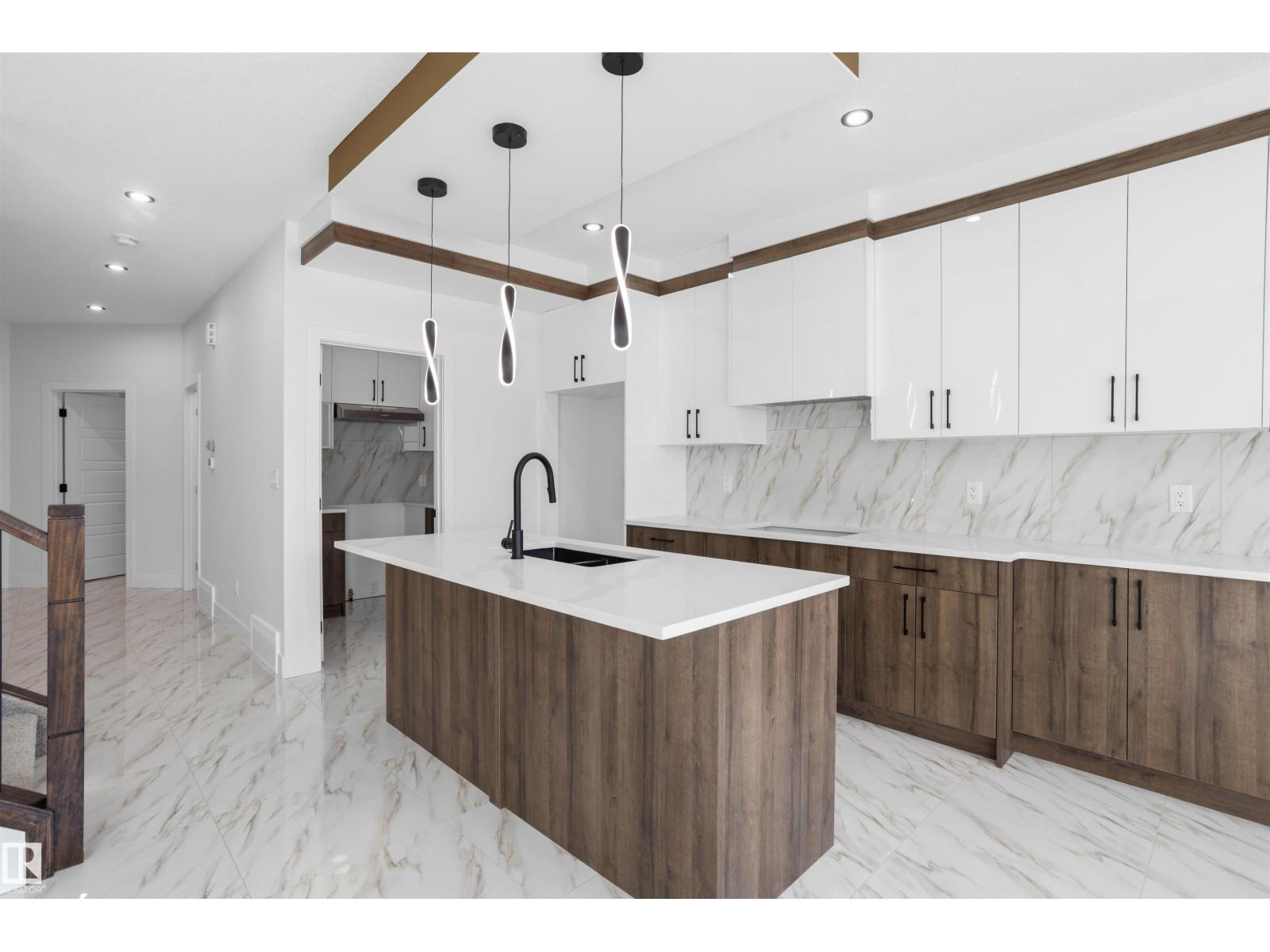 731 158 AV NE - 12
