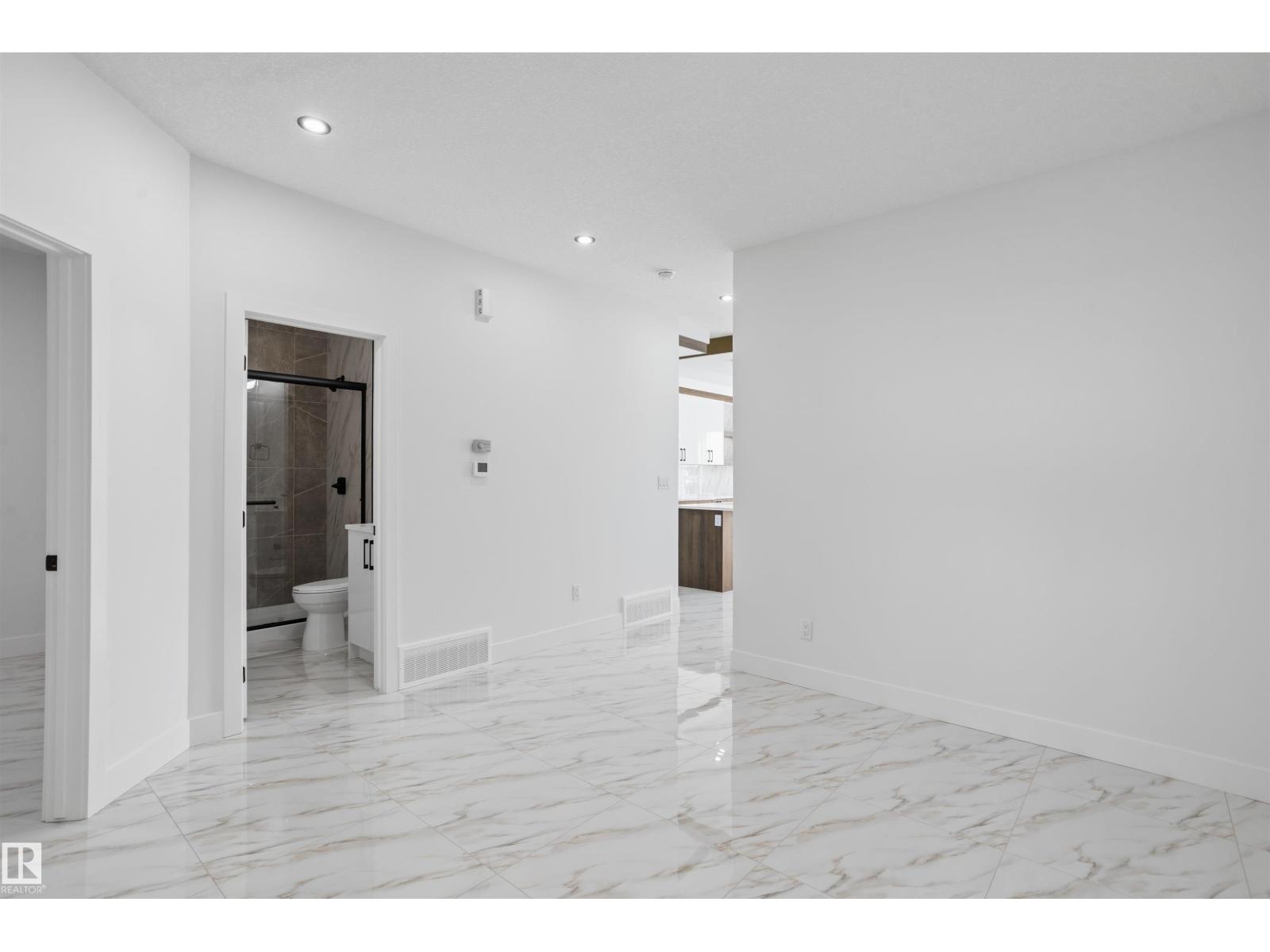 731 158 AV NE - 5