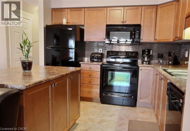 507 BEAUMONT Crescent, Kitchener, Ontario, N2A0A8, Kitchener, Ontario — photo 3 of 5