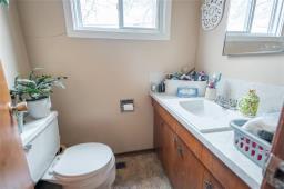 Bedroom - 203 Wallasey Street, Winnipeg, MB R3J3C2 Photo 9