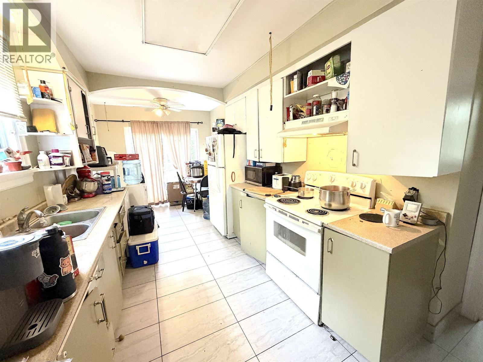 1021 E 6TH AVENUE - Image 4