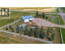 Bedroom - 204004 Twp Rd 6-4, Raymond, AB T0K2S0 Photo 8