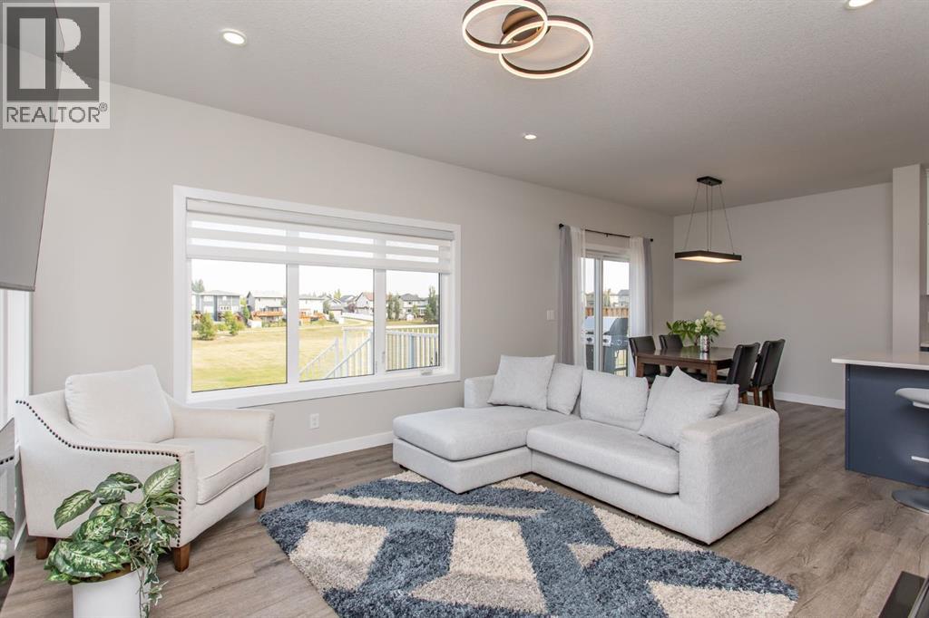 Listing photo – 18 Thorne Place, Red Deer
